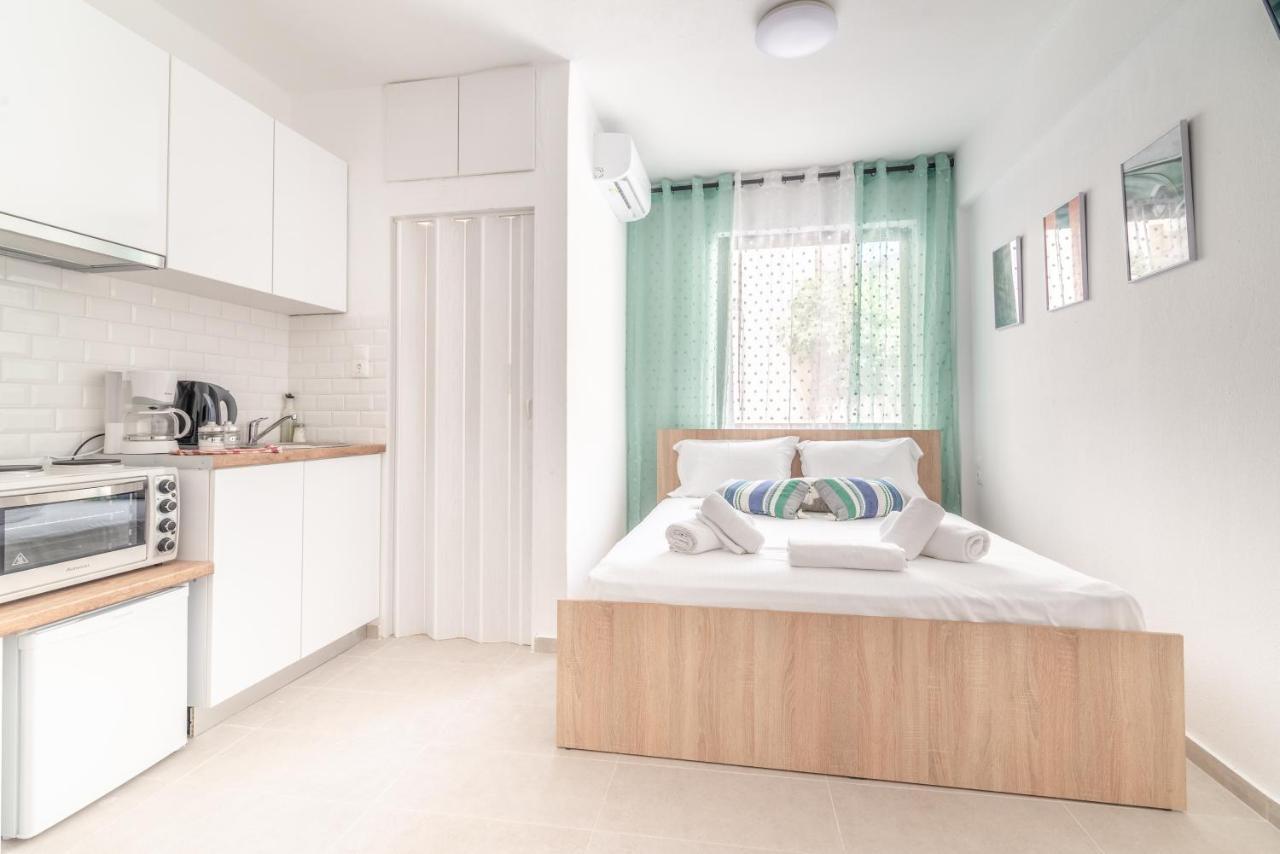 Renovated Studio Near Downtown イラクリオン エクステリア 写真